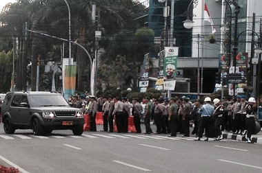 Polisi Gendut Diatur di Sekitar Gedung Merdeka 
